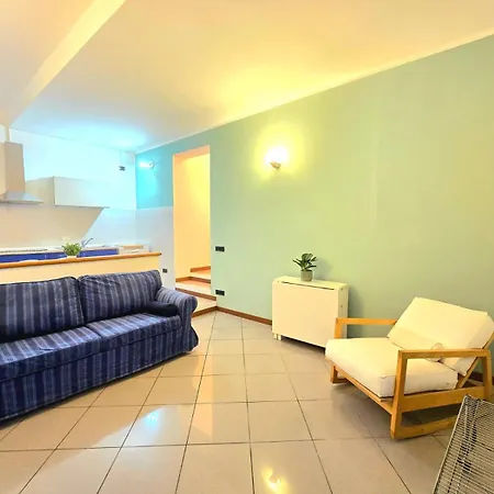 Russomanno 6 Apartament *