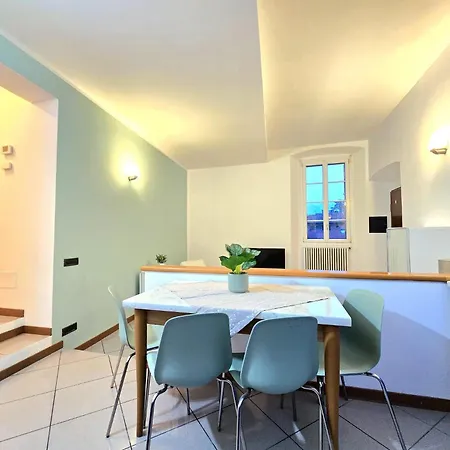 Russomanno 6 Apartment